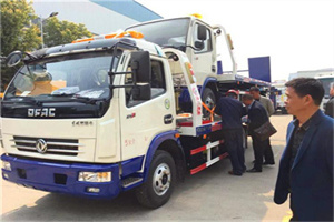 港北汽车道路救援拖车价格